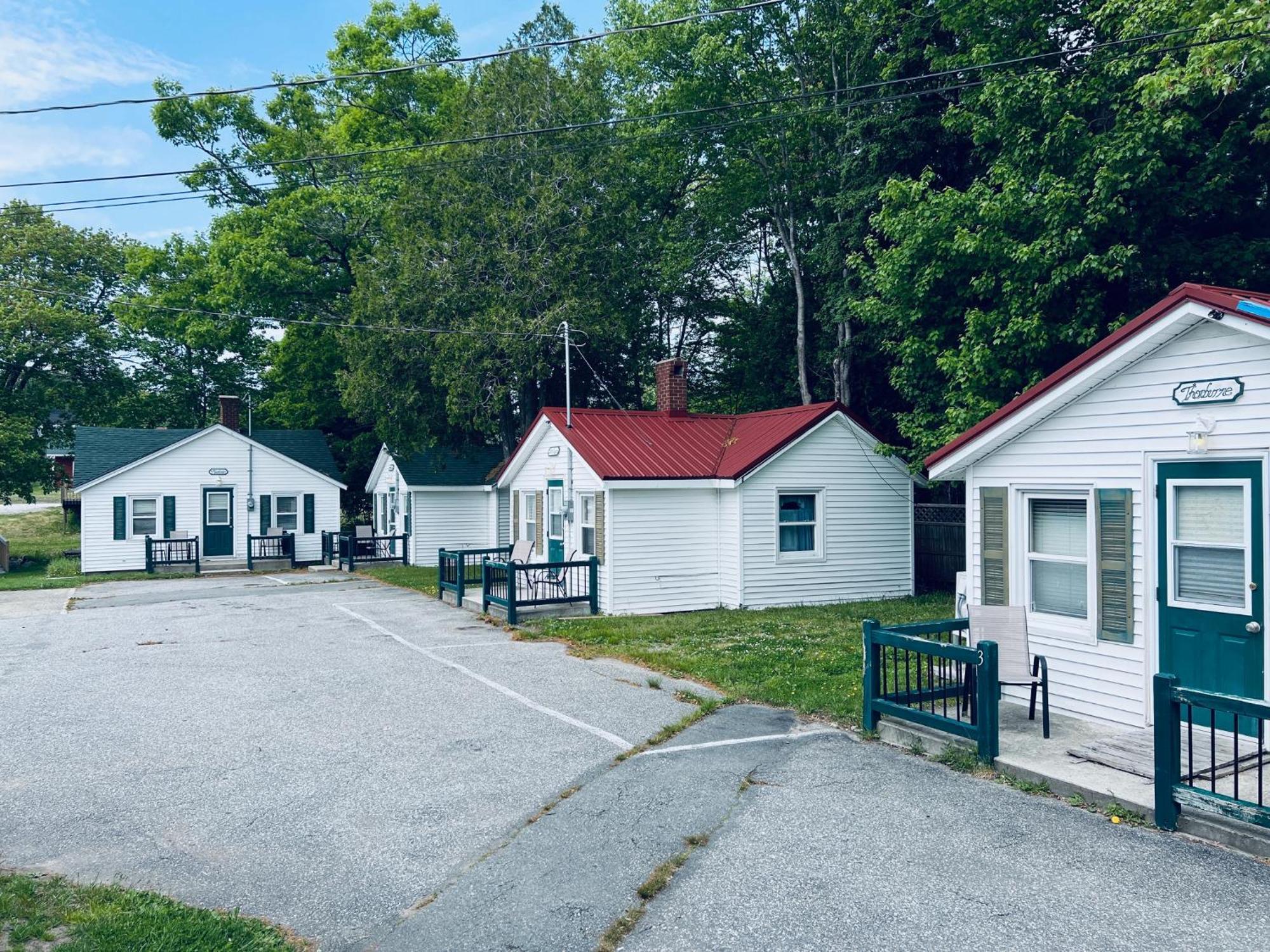 Mackenzie Motel & Cottages Шелберн Экстерьер фото