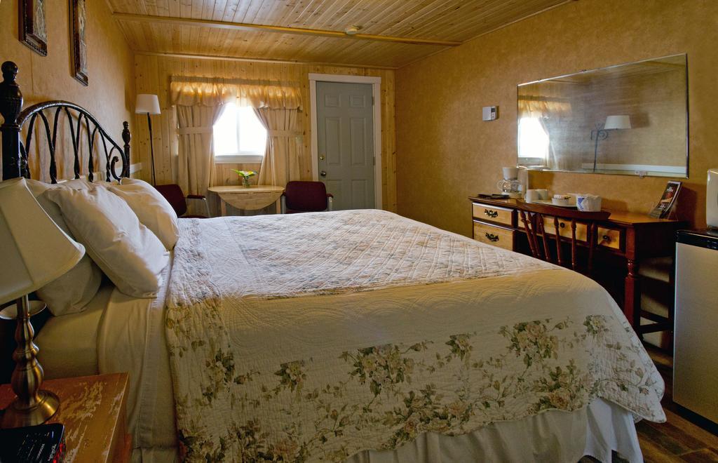 Mackenzie Motel & Cottages Шелберн Экстерьер фото