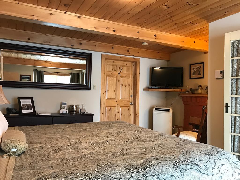 Mackenzie Motel & Cottages Шелберн Экстерьер фото