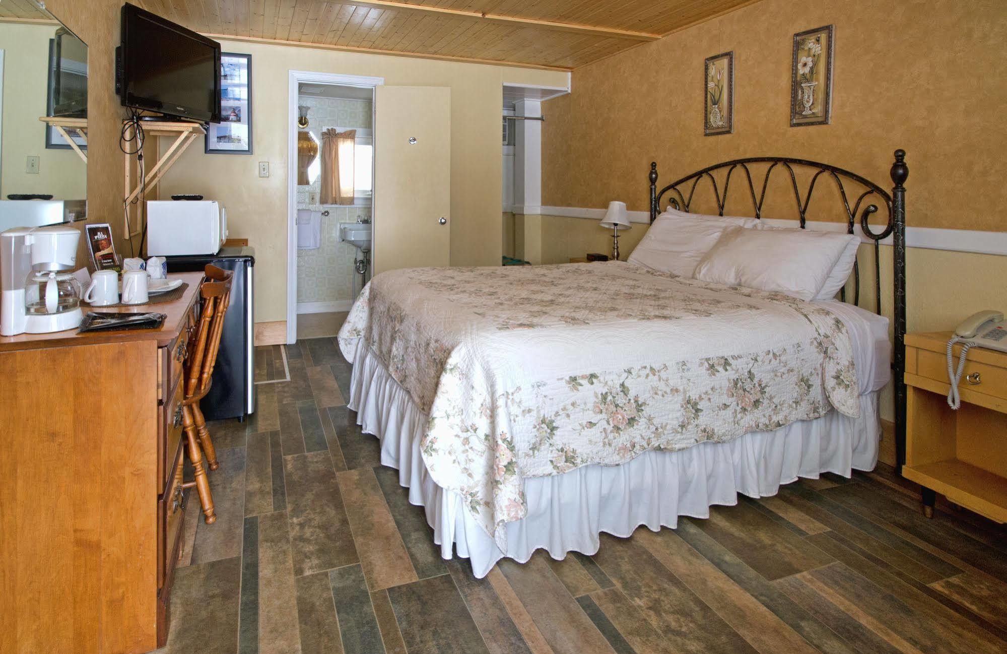 Mackenzie Motel & Cottages Шелберн Экстерьер фото